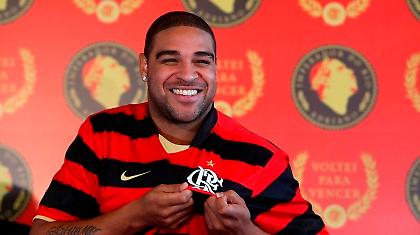 Μουντιάλ μέσω  Φλαμένγκο για Αντριάνο