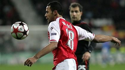 Ο Ντεμπελέ είναι αστέρι…