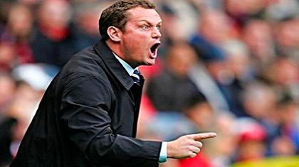 Απολύεται λόγω… κουτουλιάς σε παίκτη του!