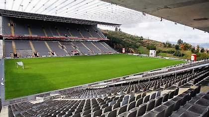 Superliga: «Συγκάτοικοι» στην κορυφή