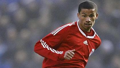 Έπεισε τον Μπενίτεθ και έμεινε στη Λίβερπουλ!