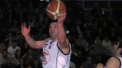 Α1: Πιάνει δουλειά ο Ντίκελ