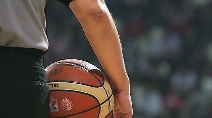 Εκτός έδρας οι «αιώνιοι»