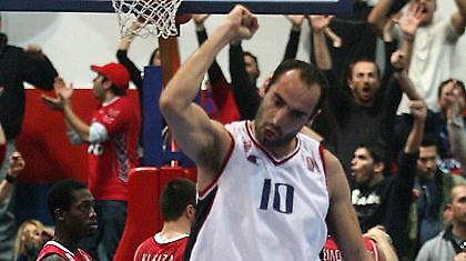 Τελικά δεν παίζουν μόνοι τους...