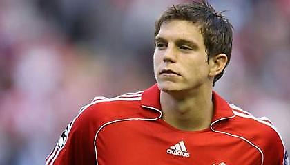 Άγκερ: «Να κερδίζουμε τα παιχνίδια και να μην πετάμε βαθμούς»