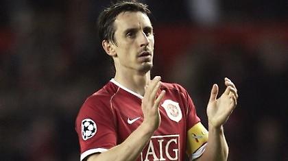 Νέβιλ: «Σκληρή η μάχη για τον τίτλο»