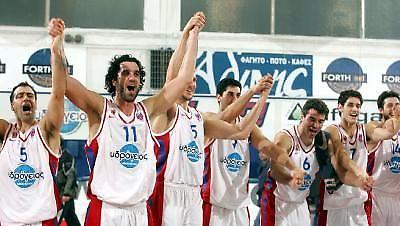 Πέρασε από την Πάτρα, βλέπει τετράδα