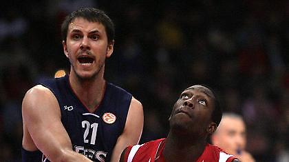 Νάχμπαρ: «Δεν έχω καλές σχέσεις με τον Αταμάν»