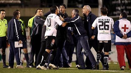 «Μπαλωθιές» στον τοίχο της Καισαριανής!