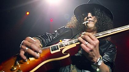 O Slash «έφτυσε» τον Axl
