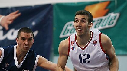 Νίκη με άγχος