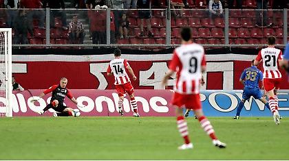 Μόνος του δεν τα βγάζει πέρα…