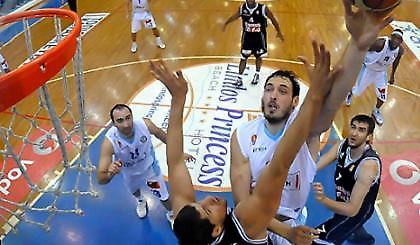 Κολοσσιαία νίκη, αυτόχειρας ο ΠΑΟΚ