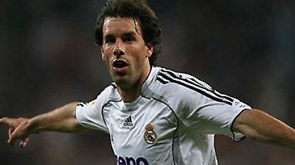 Θέλουν Φαν Νιστελρόι στο Λονδίνο