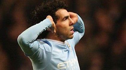 Τέβες: «Εξαιρετικά αφιερωμένα σε Σερ Άλεξ και Νέβιλ»