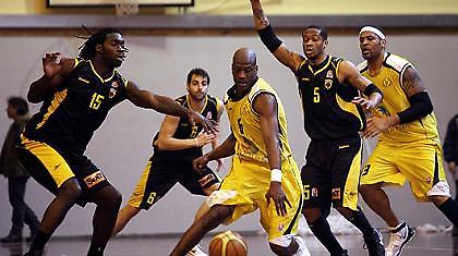 Νίκη ελπίδας για Ηλυσιακό, με την πλάτη στον τοίχο η ΑΕΚ