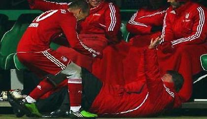 Ο Ρόμπεν «πλάκωσε» τον Φαν Γκάαλ (vid)