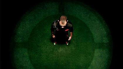 Ο Rooney αντιμετωπίζει τον Torres