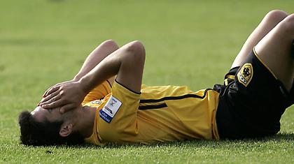 Στα… πόδια του Σκόκο να μην γίνει στόχος