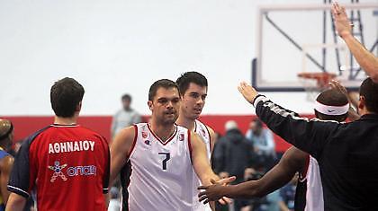 Εκανε περίπατο στην πλατεία…