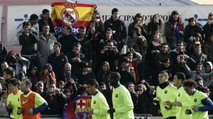 Ύψωσε σημαία της Ρεάλ ανάμεσα σε 5.000 «μπλαουγκράνα»