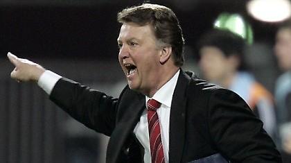 Φαν Γκάαλ: «Στον πάγκο της Ρεάλ ο Ριμπερί»