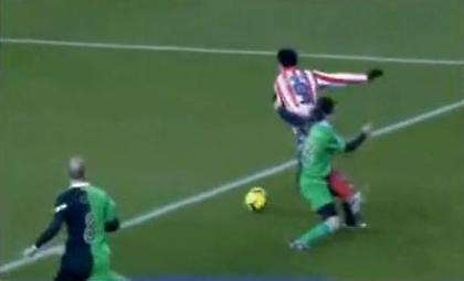 Κι όμως, είδε πέναλτι! (video)