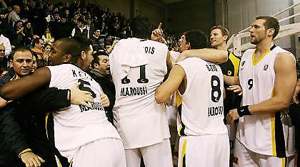 «Τα πόδια γερά στη γη»