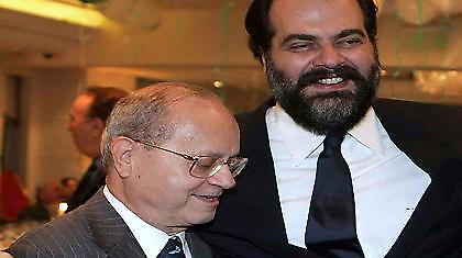 Ο Πατέρας, «καβάλα στ' άλογο»…