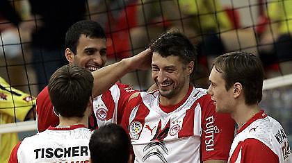 Άνετη νίκη για Ολυμπιακό, τεράστια για ΠΑΟΚ