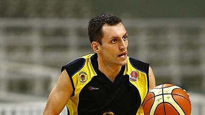 Κουμπούρας: «Είμαι εδώ»