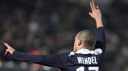 Le Championnat: Μόνη και δεν στεναχωριέται!