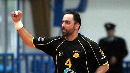 Πολυτιμότερος ο Μπακαούκας