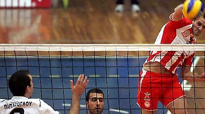 Προβάρει (ξανά) τα «ερυθρόλευκα» ο Φοντέλες