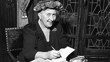 Αγόρασε μπαούλο και ανακάλυψε «χρυσάφι»!