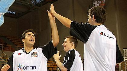 Τα κατάφεραν με «Σόφο» και… τετράποντα