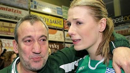 «Αφιερωμένο στους Νίκο Καρακώστα και Θανάση Γιαννακόπουλο»