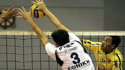 «Κεραυνοί» σε ΑΕΚ και Πάτρα