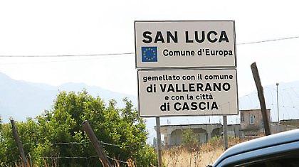 Τιμωρήθηκαν λόγω του αρχιμαφιόζου!