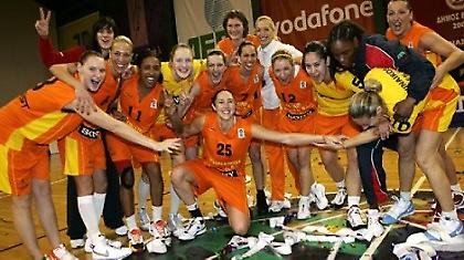 Κορίτσια για φίλημα!