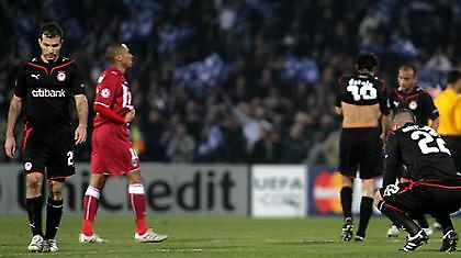 Ποιος δουλεύει ποιόν;