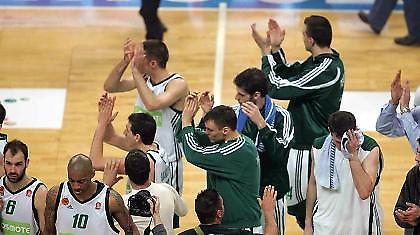 Και ο «Ζοτς» με τους παίκτες του στο ΟΑΚΑ!