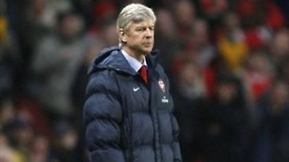 «Πανηγυρίζουν τις μεταγραφές, όχι τους τίτλους»