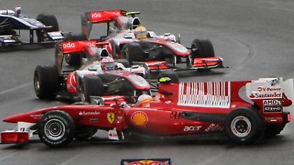 «Χορεύοντας» στη βροχή