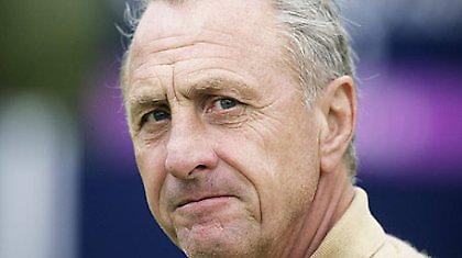 Κρόιφ: «Παράλογη η σύγκριση Μαραντόνα-Μέσι»