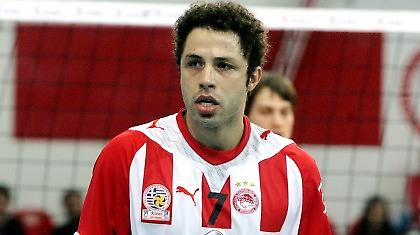 Καλντέιρα: «Μας οφείλονται χρήματα»