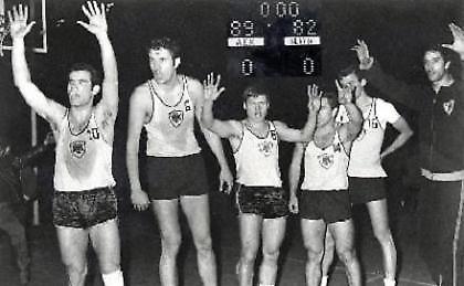 Περιμένοντας τη δική της Ανάσταση