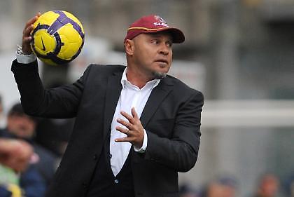 «Τελειώνουν» τον Κόσμι