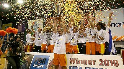 «Στην οικογένειά μου και στον… Μίκι»