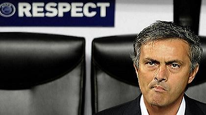 Μουρίνιο: «Προσβολή να θεωρούν την Μπαρτσελόνα φαβορί»